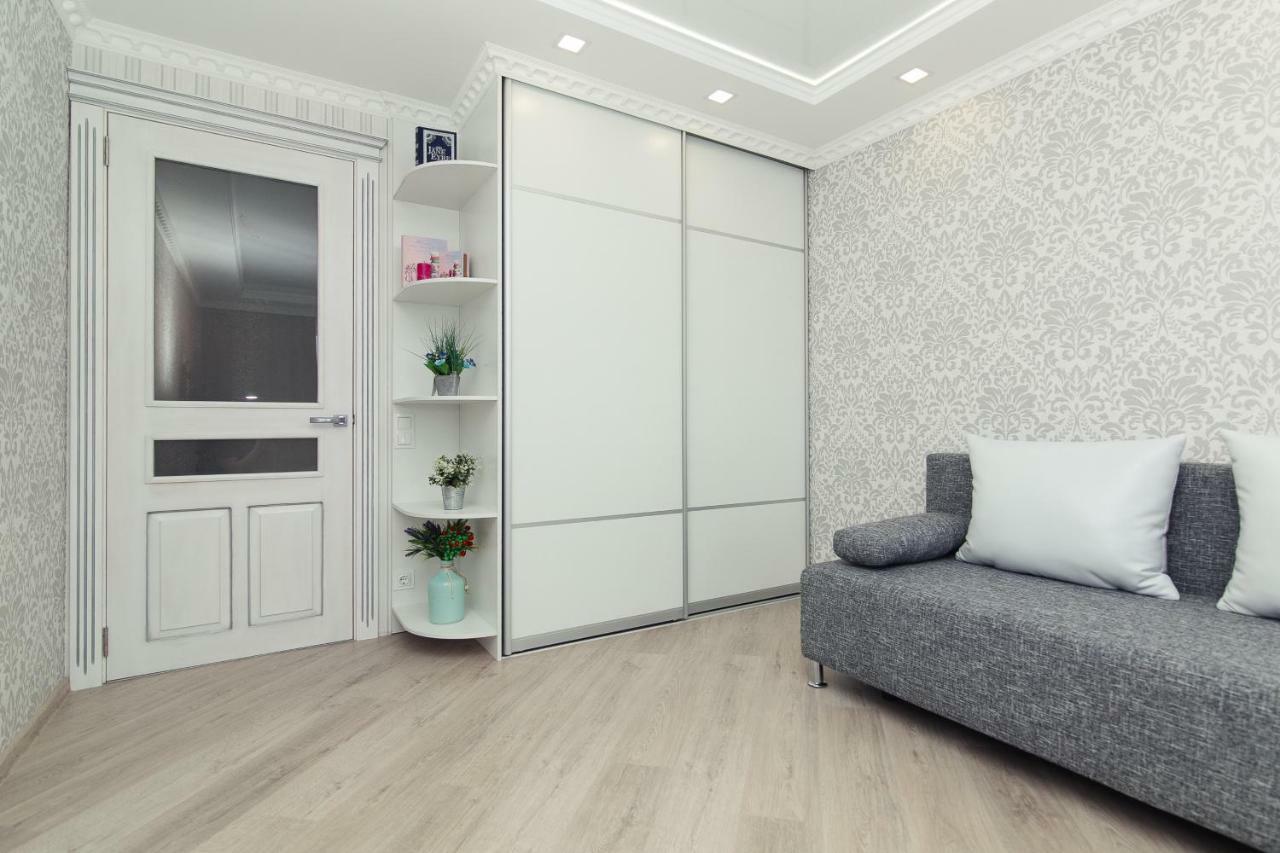 Luxury Apart-Hotel On Kondrateva Street Sumy Exterior foto